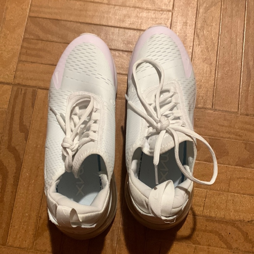 Copy white swoosh sneakers